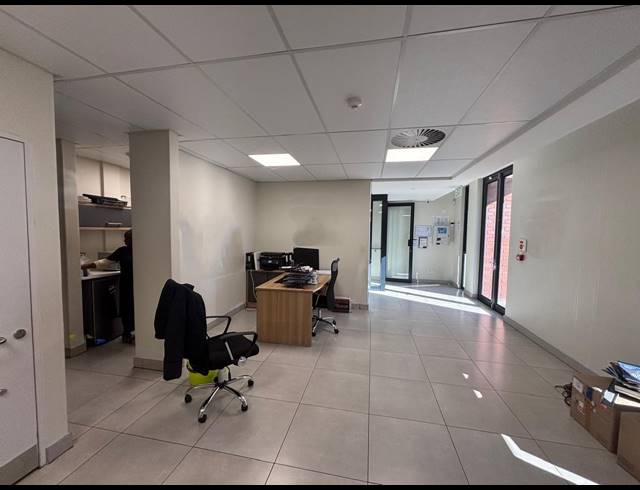 428M² WAREHOUSE TO LET IN KRAAIFONTEIN INDUSTRIA